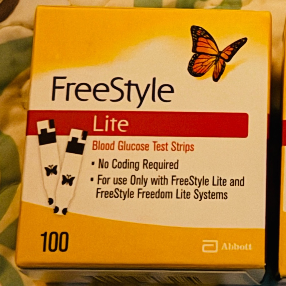 Freestyle Lite Blood Glucose Test Strips - Yellow and Red